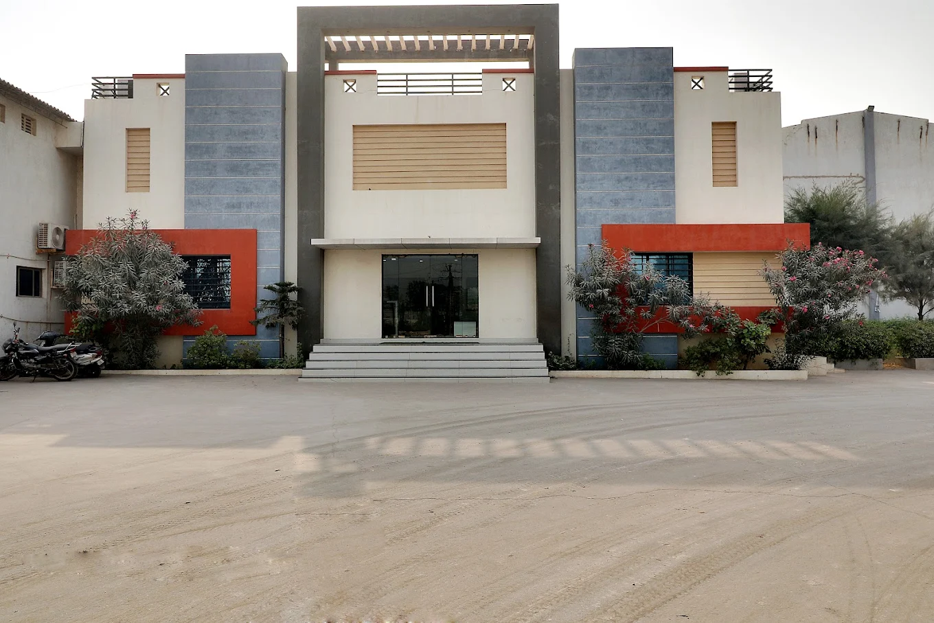 Big tiles factory front photo