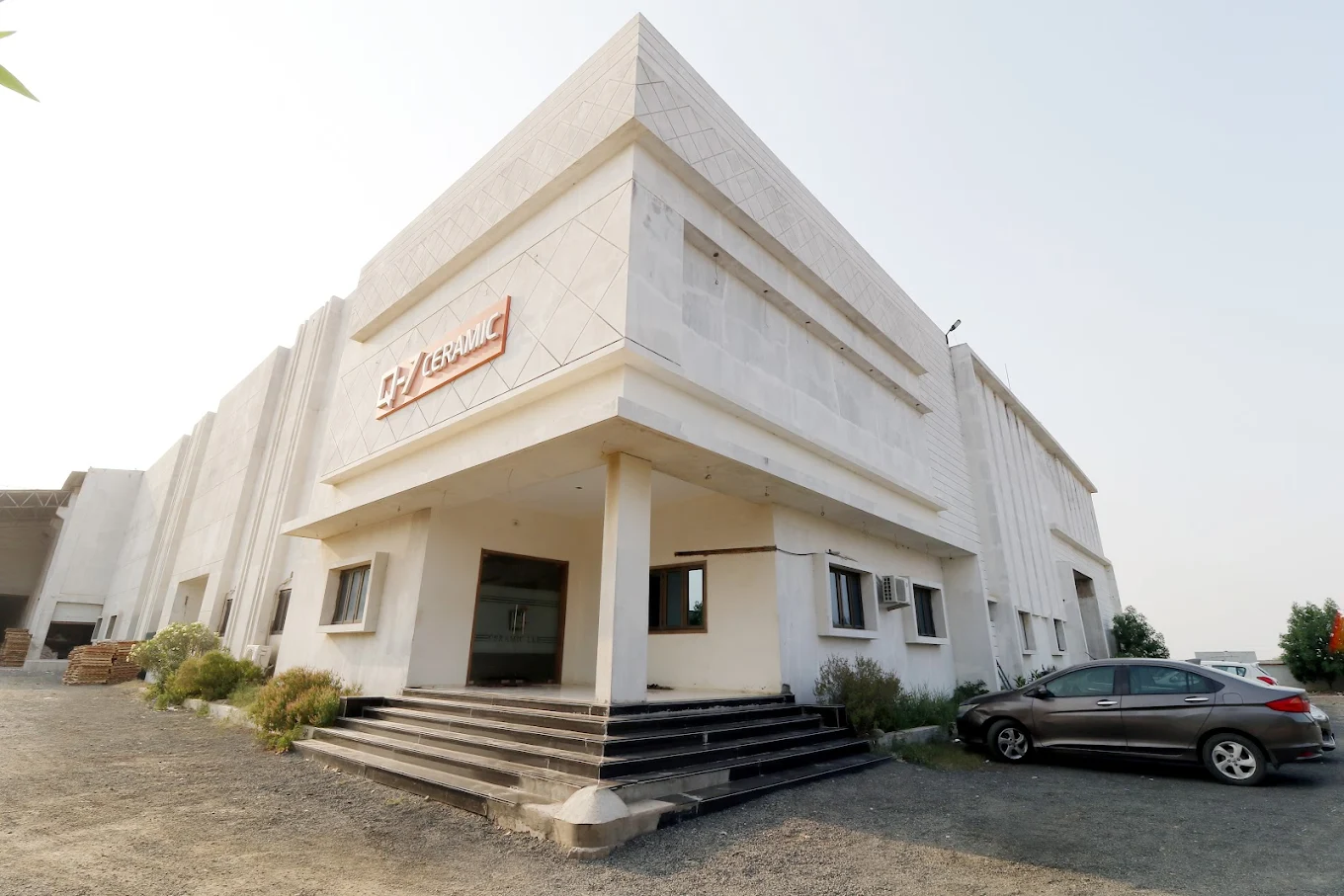 Q-7 Ceramic LLP factory front photo