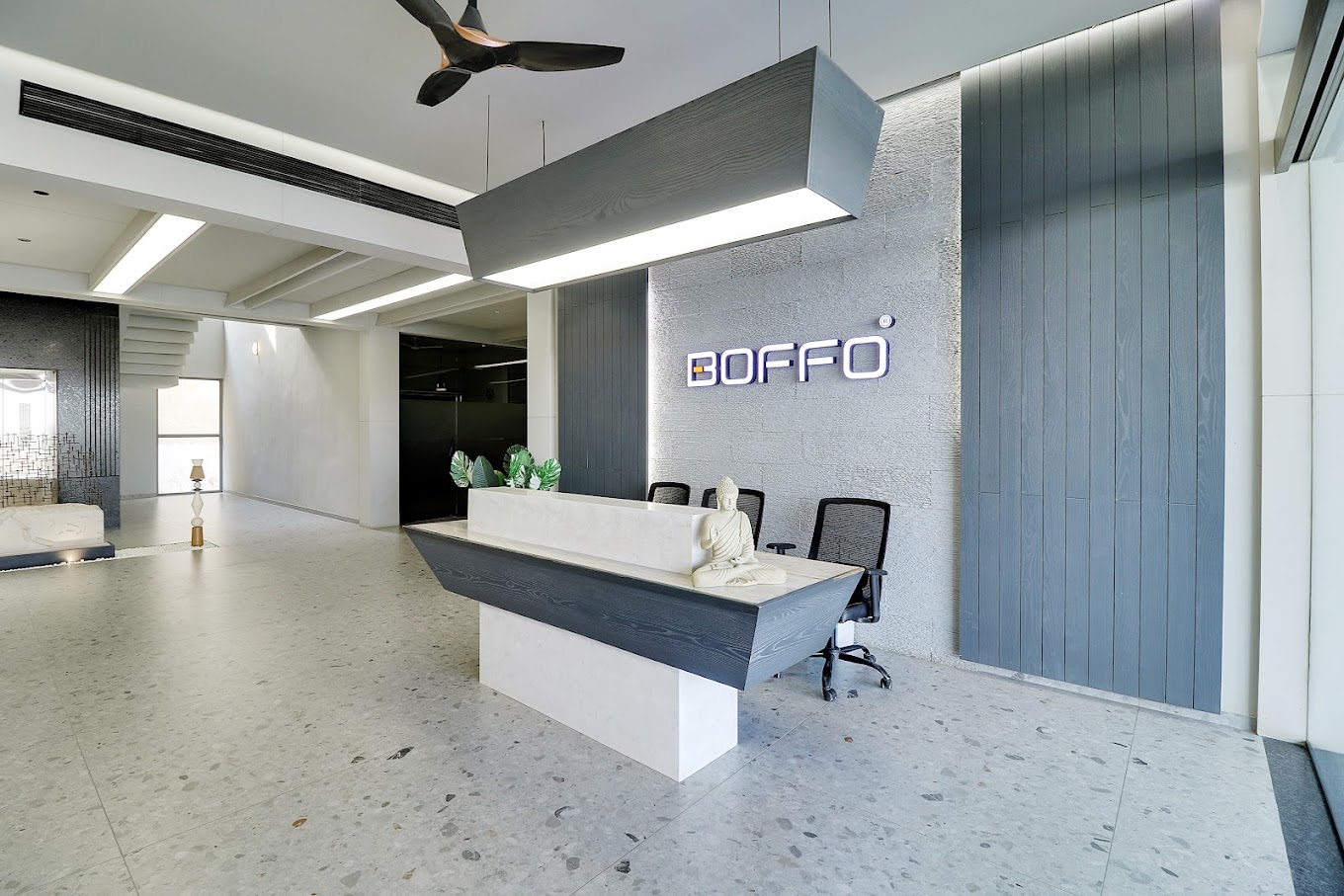 Reception of photos of Boffo Granito LLP