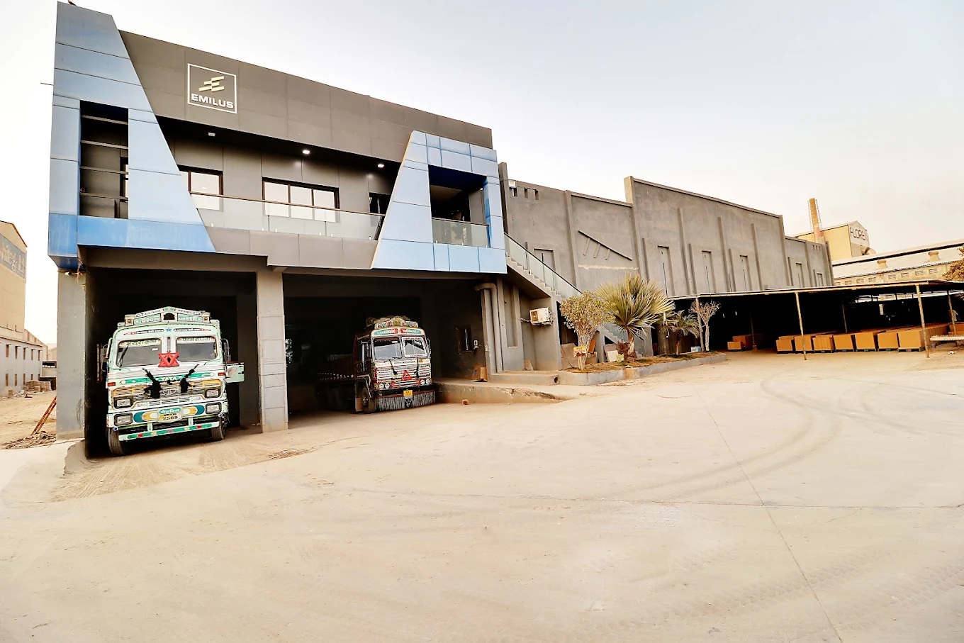 White Gold Ceramics Pvt Ltd / Emilus