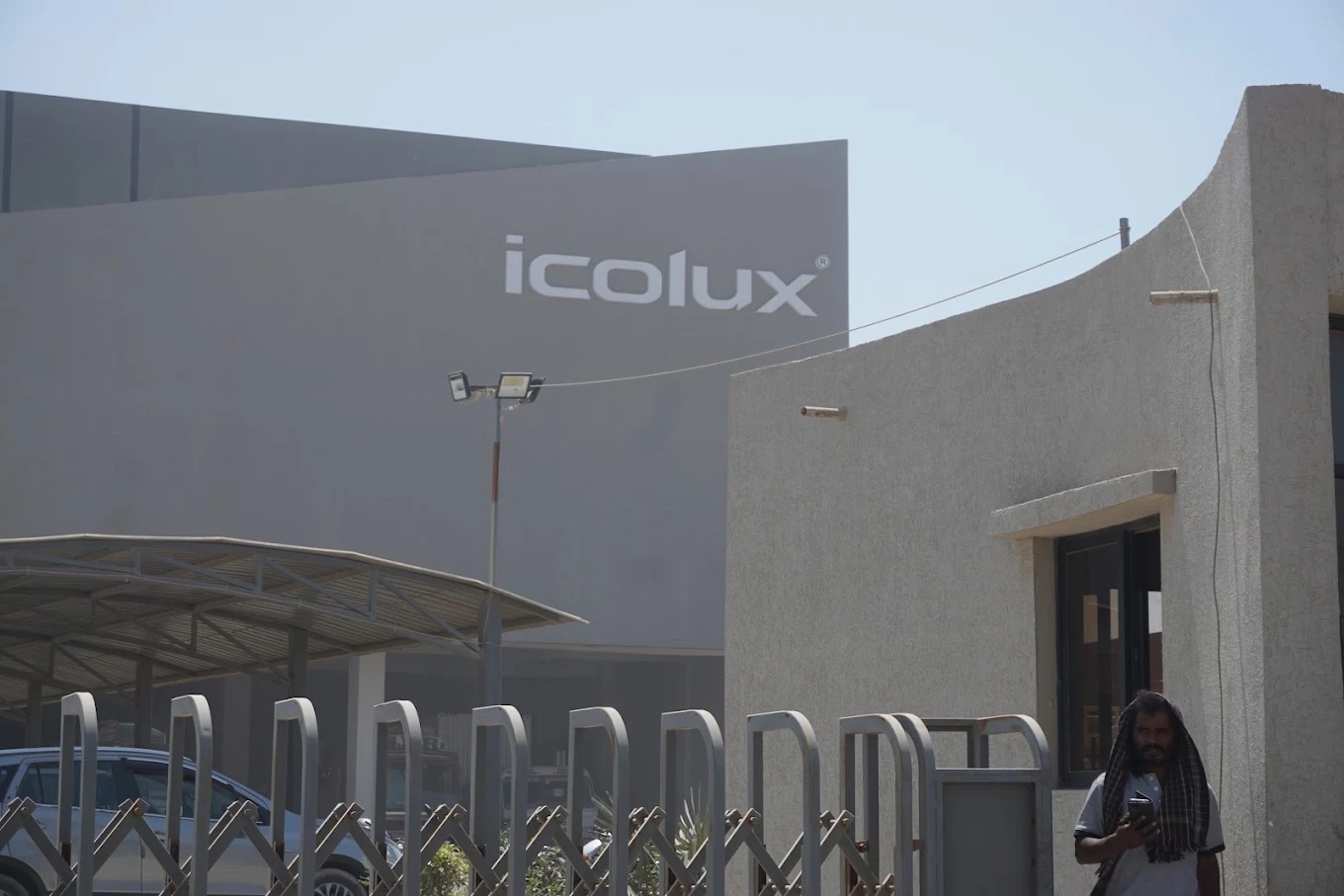 Icolux Porcelano LLP