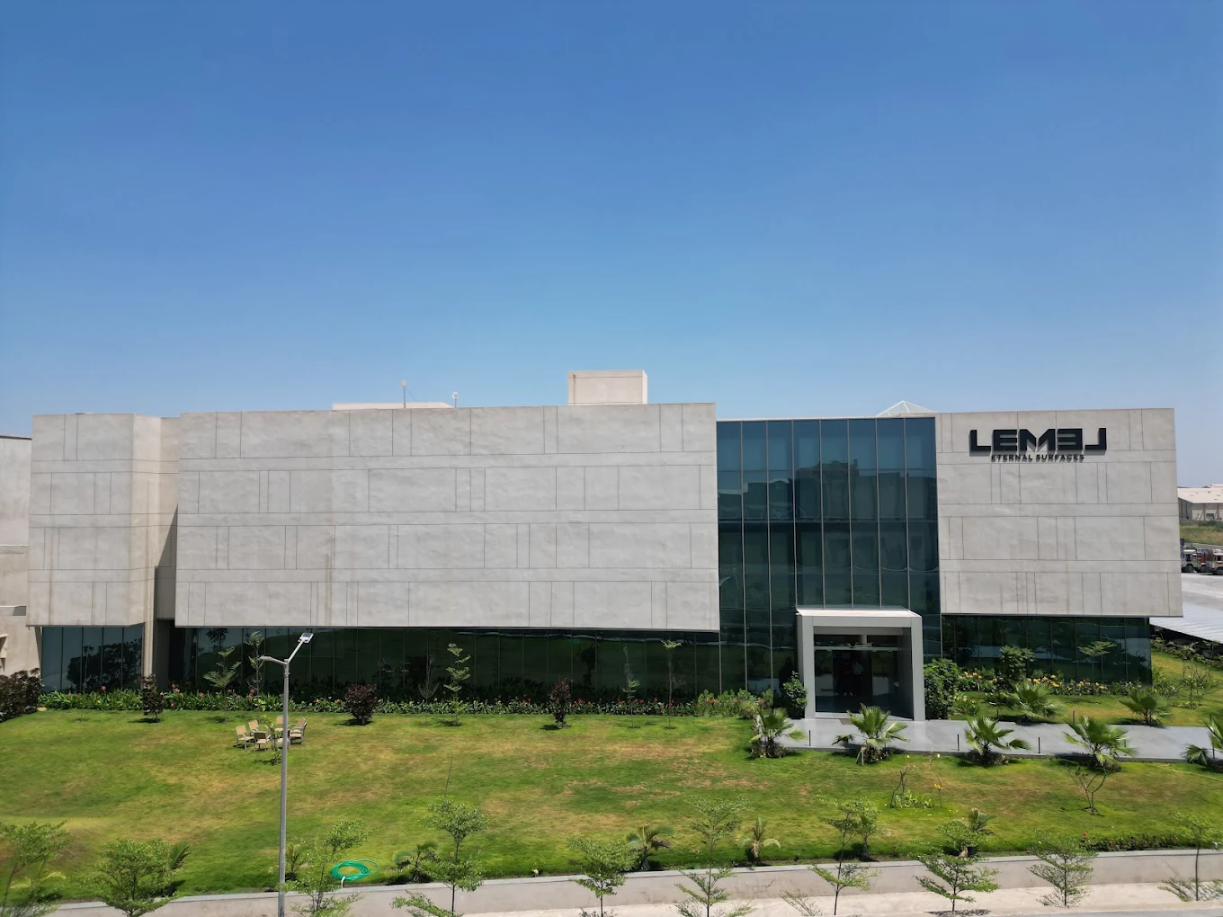 Lemel Porcelano LLP factory front photo