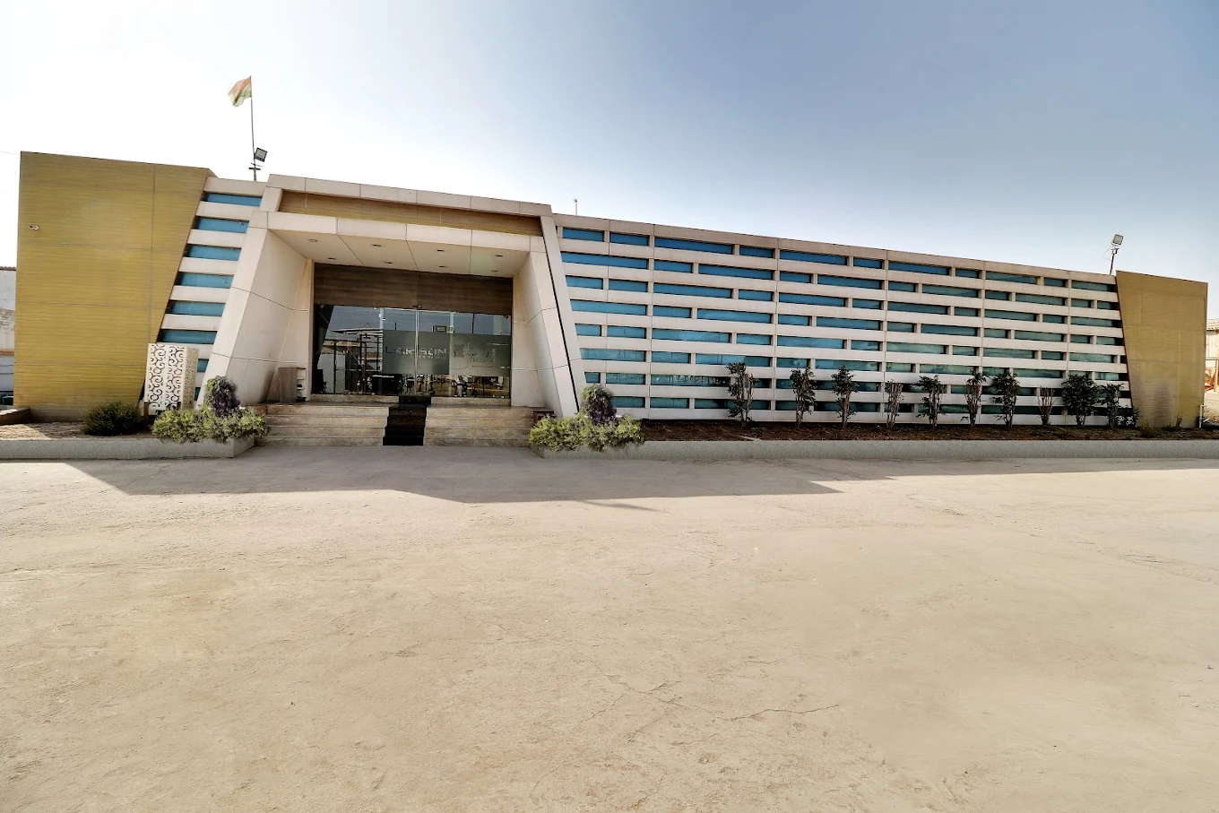 Larson Ceramic factory front photo