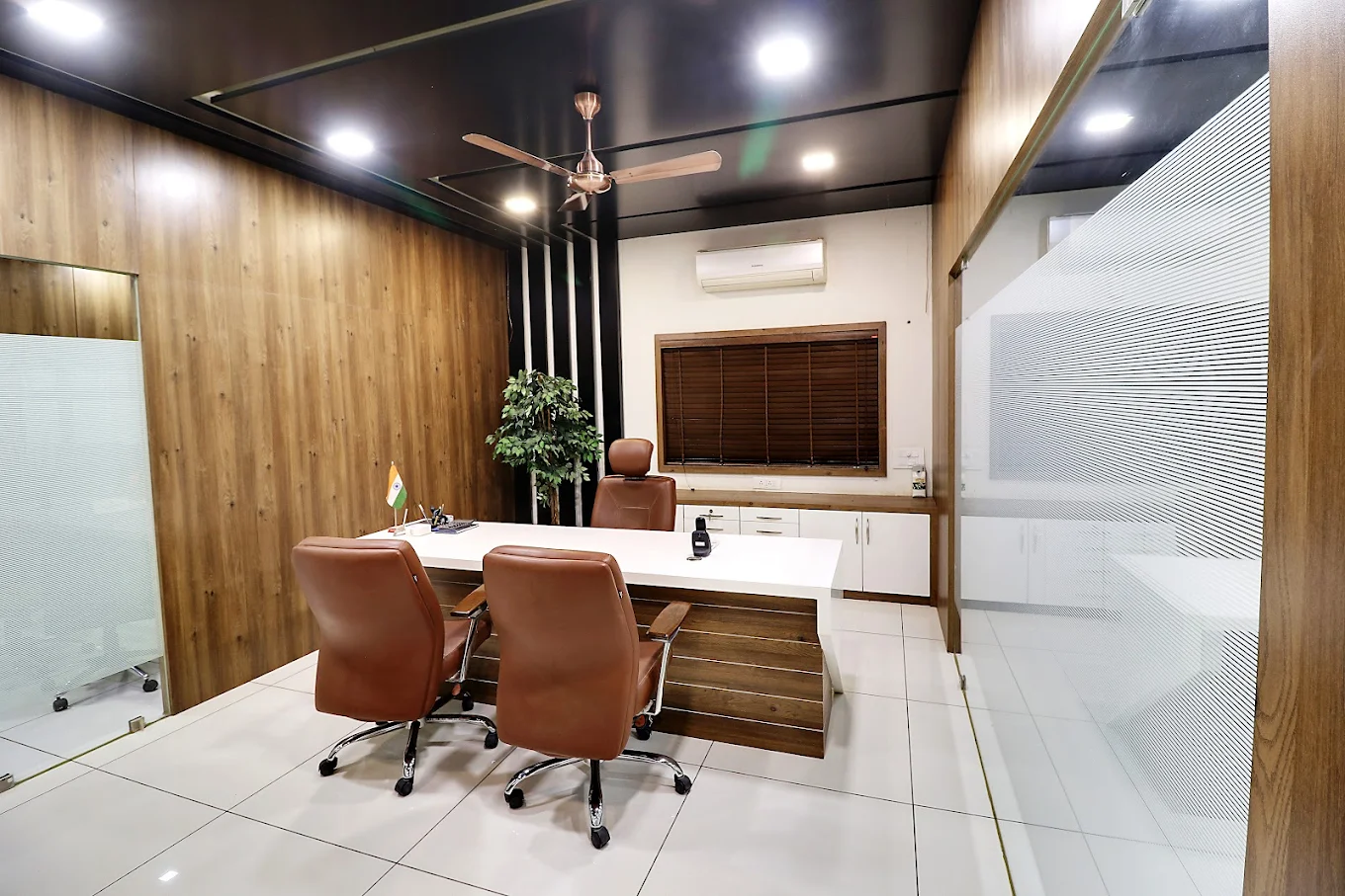 White Gold Ceramics Pvt Ltd / Emilus