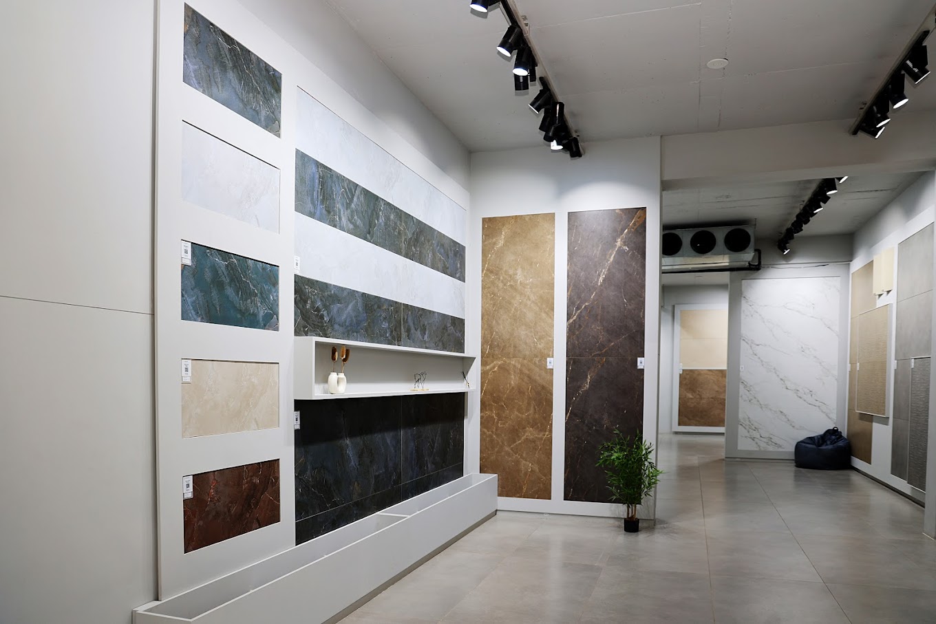 High Gloss Vitrified Tiles Display of Boffo Granito LLP