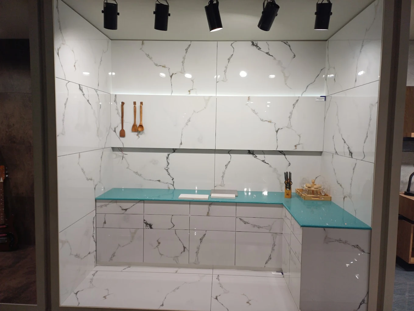 Antiek Vitrified LLP